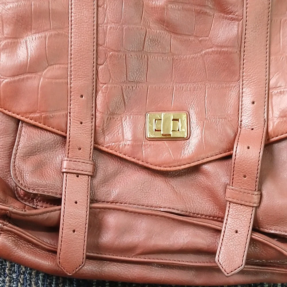 Cynthia Rowley Beautiful tan leather Purse/ laptop bag